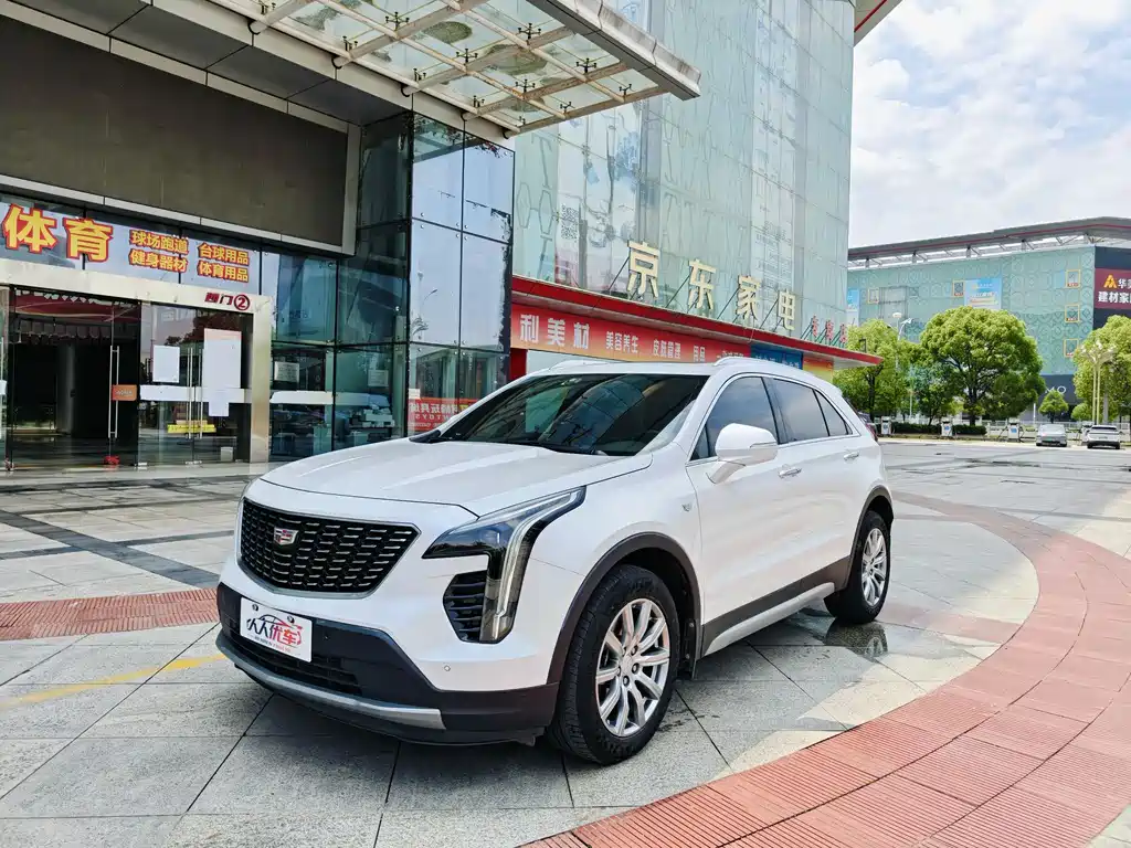Купить Cadillac XT4