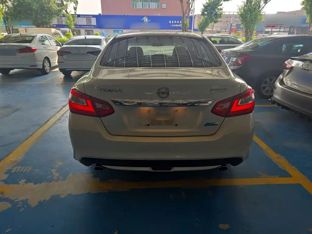 Nissan Teana — миниатюра 12