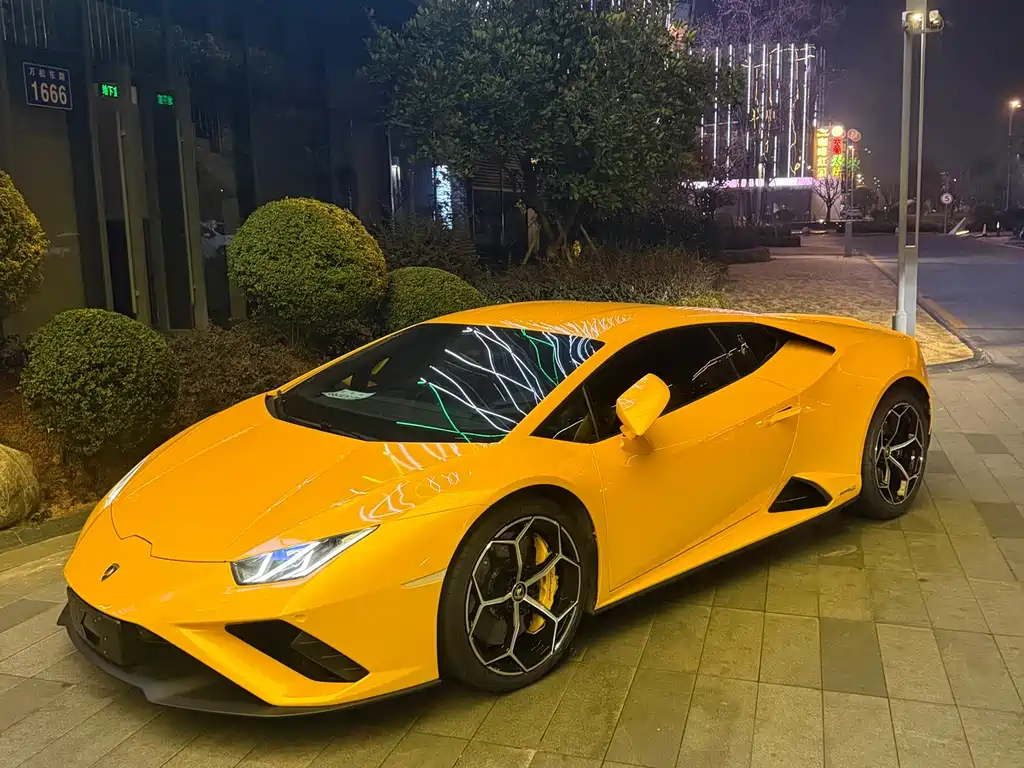 Lamborghini Huracán 2021