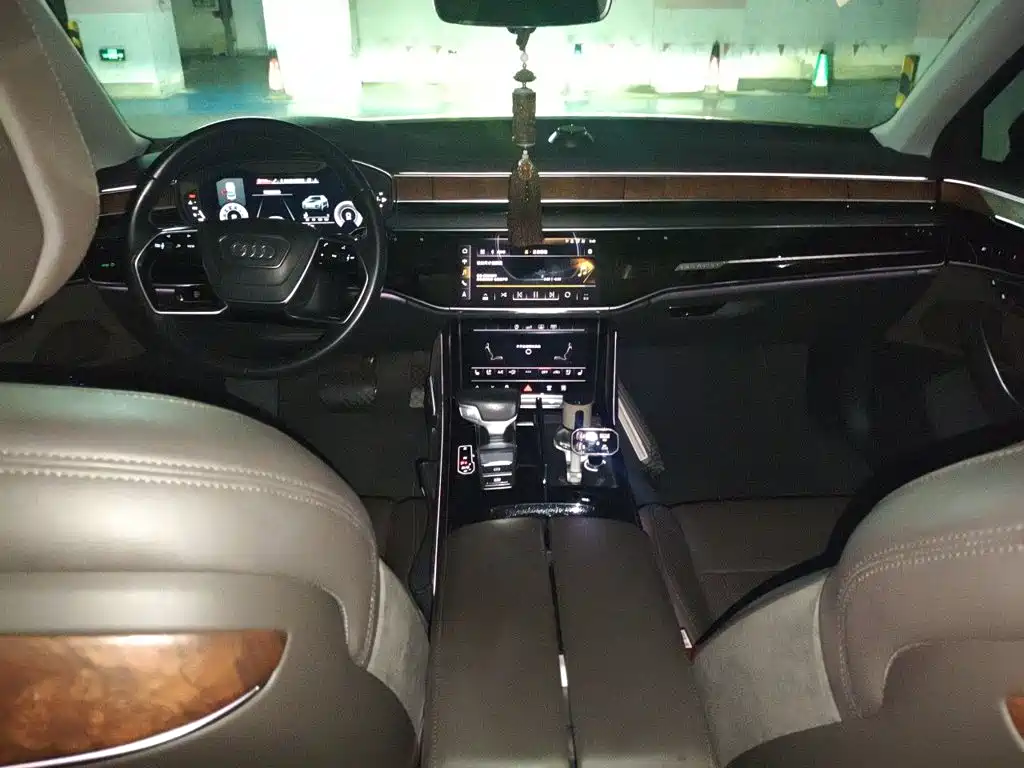 Audi A8 — миниатюра 6