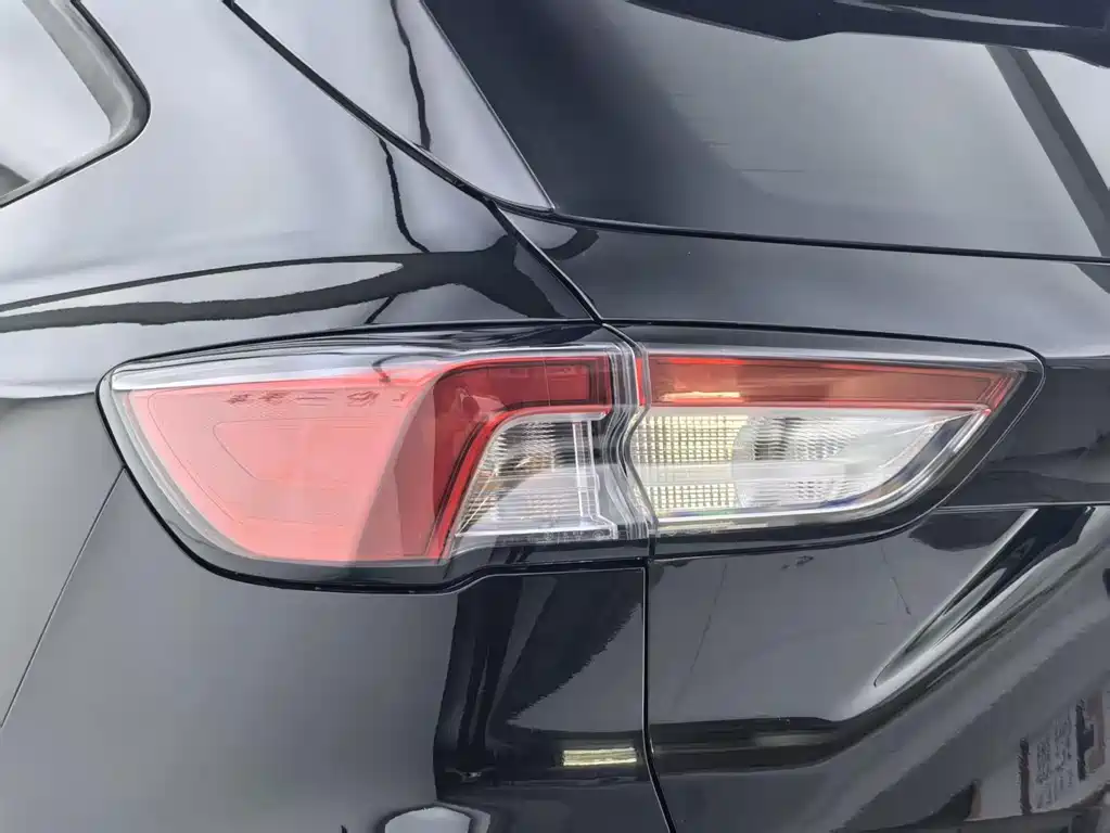 Ford Escape — миниатюра 33