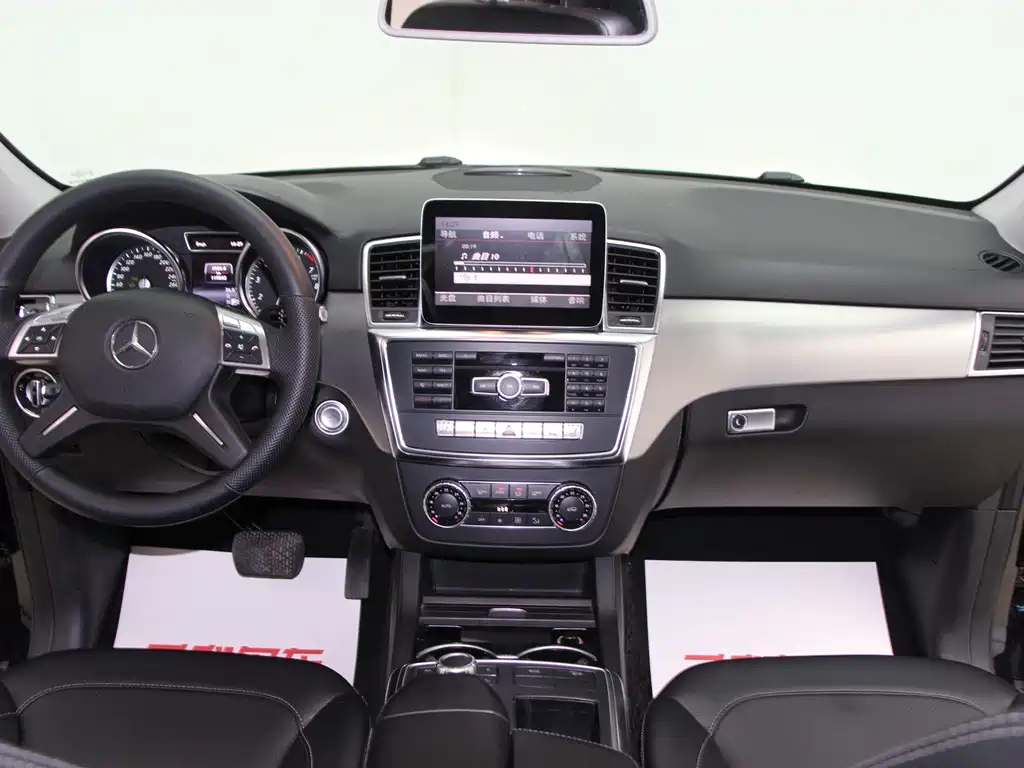 Mercedes-Benz M-Class — миниатюра 9