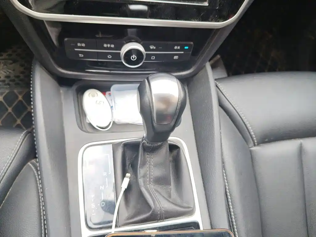 BYD MAX — миниатюра 10
