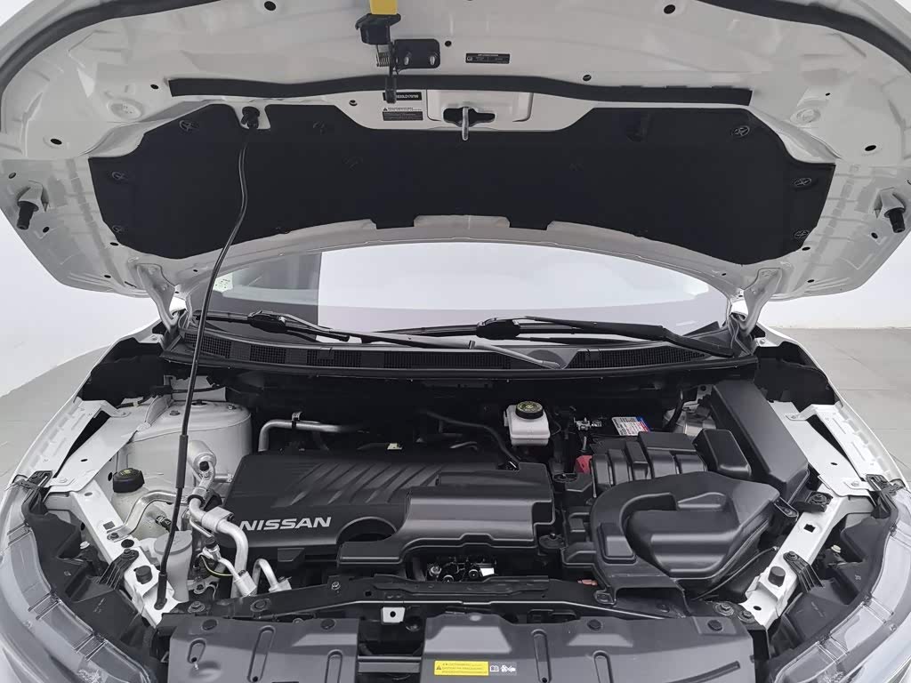 Nissan Qashqai 2.0 л 2021 г. Белый, пробег 46700 км