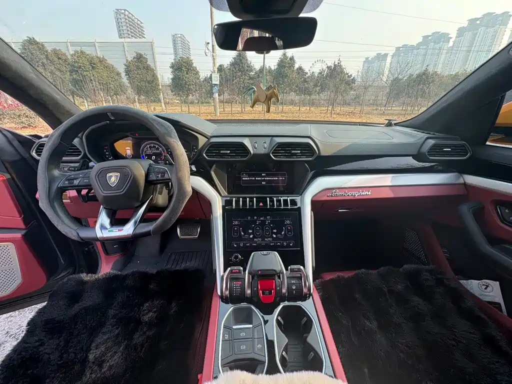 Lamborghini Urus — миниатюра 5