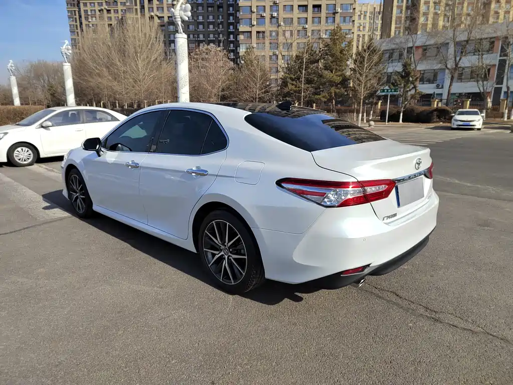 TOYOTA CAMRY