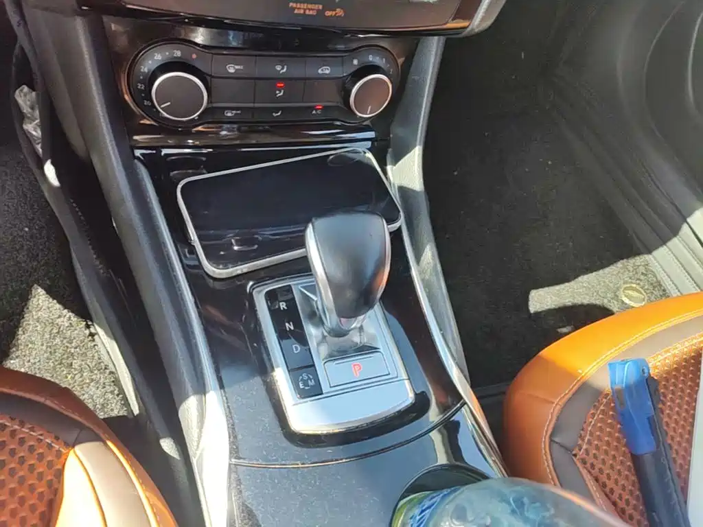 Infiniti QX30 — миниатюра 14