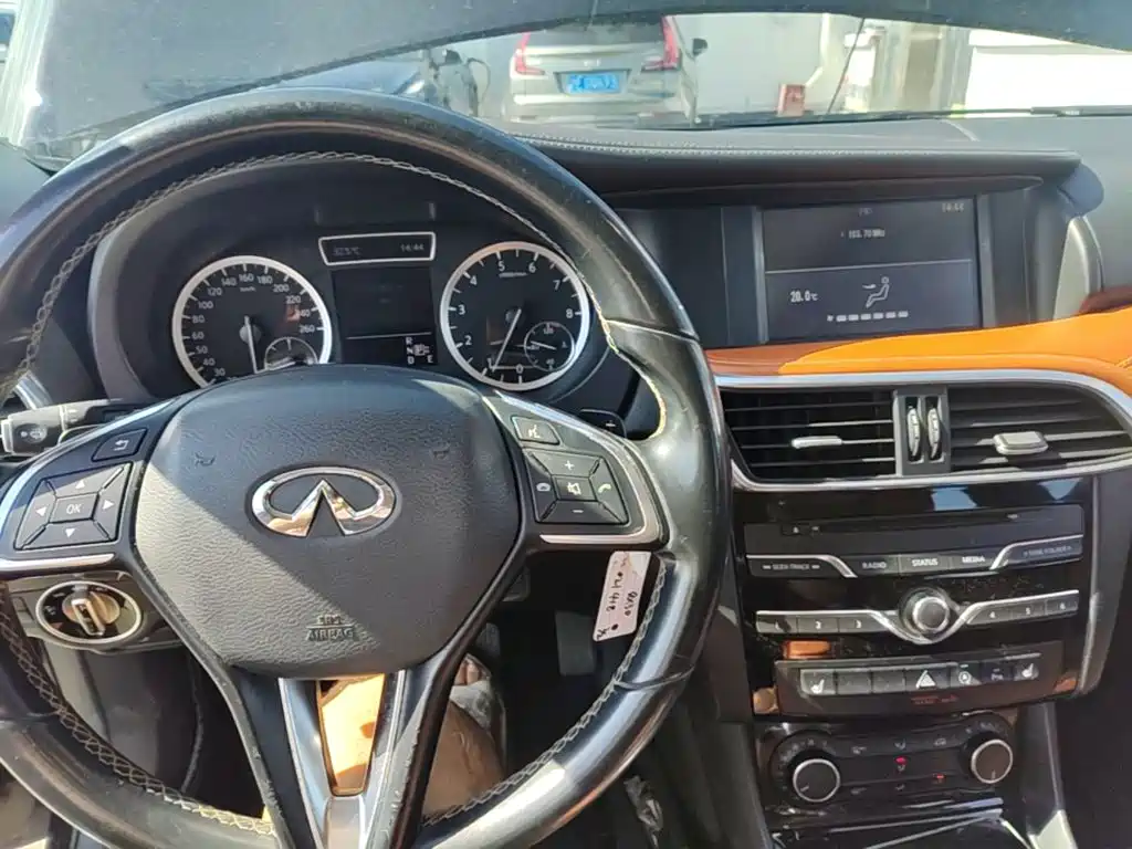 Infiniti QX30 — миниатюра 10
