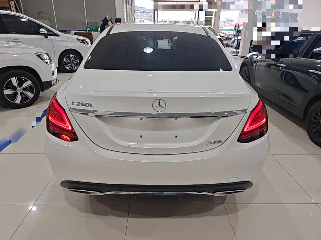 Mercedes-Benz C-Class — миниатюра 6