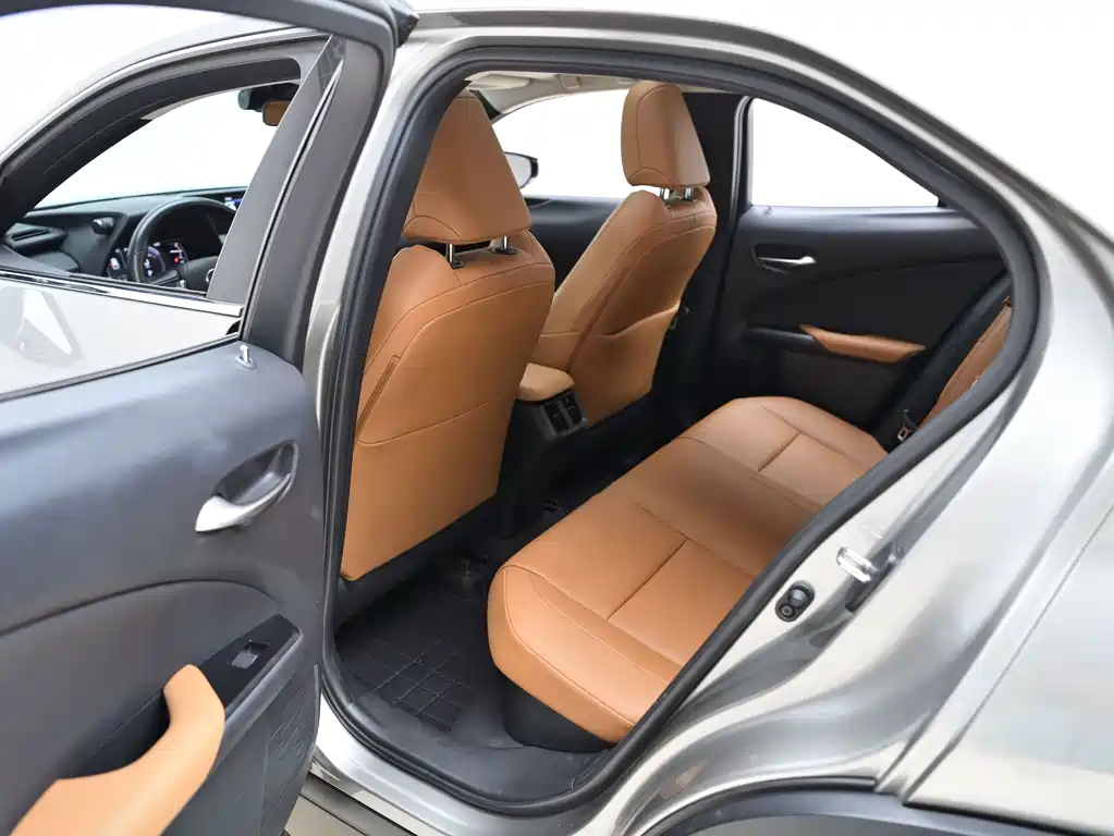 Lexus UX — миниатюра 12