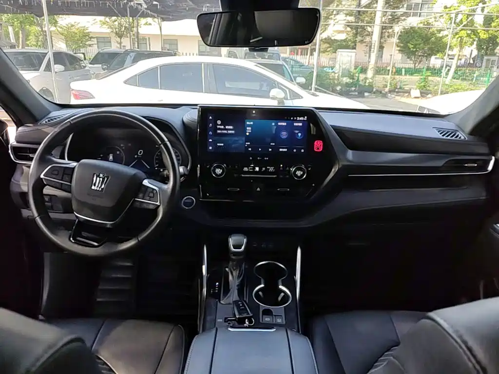 Toyota Crown Kluger — миниатюра 10