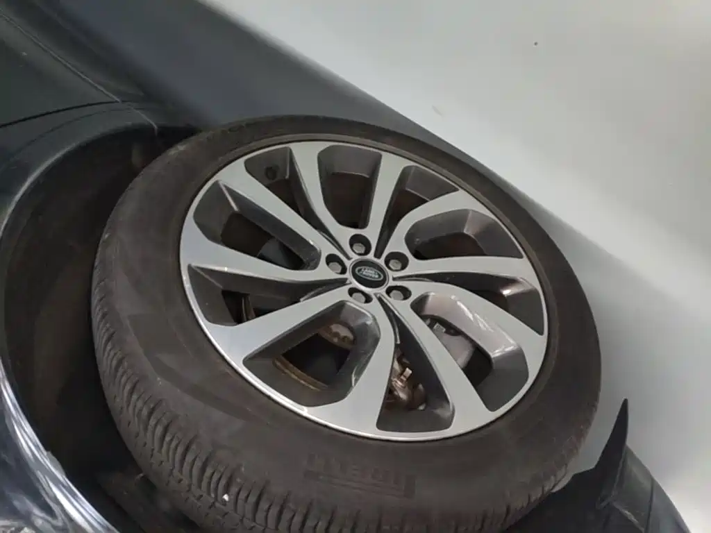 Land Rover Discovery Sport — миниатюра 23