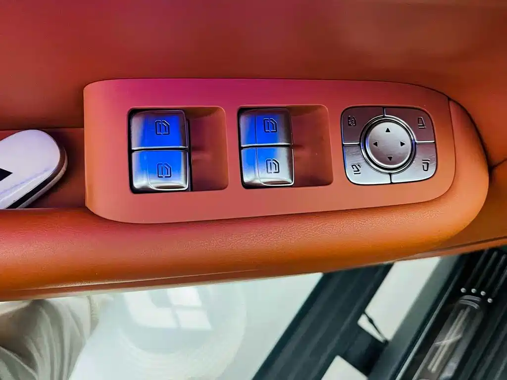 Li Auto Li L8 — миниатюра 12