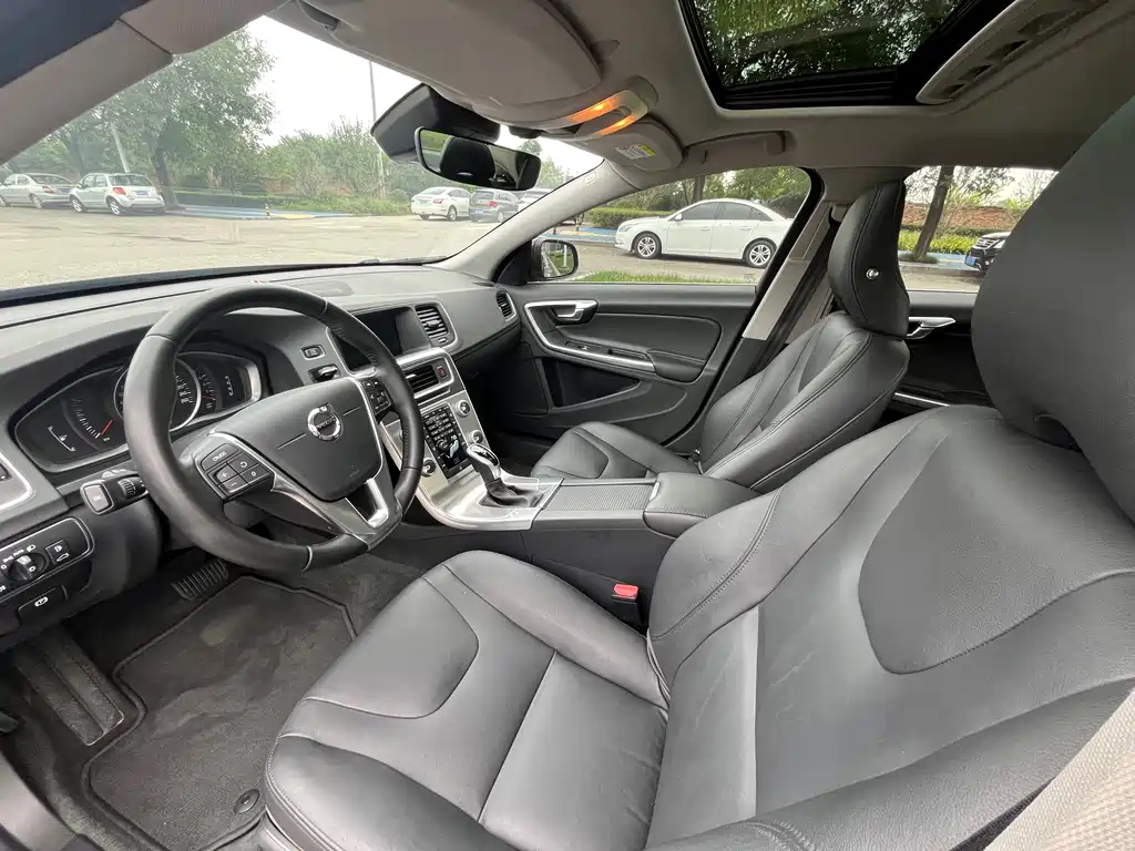Volvo S60 — миниатюра 11