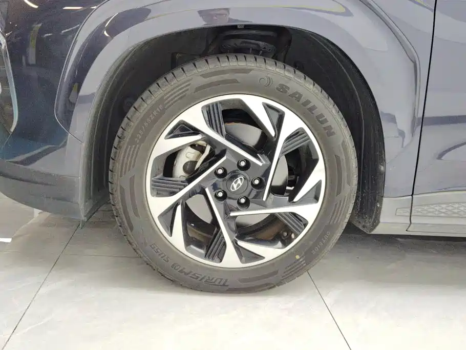 Hyundai Custo — миниатюра 6