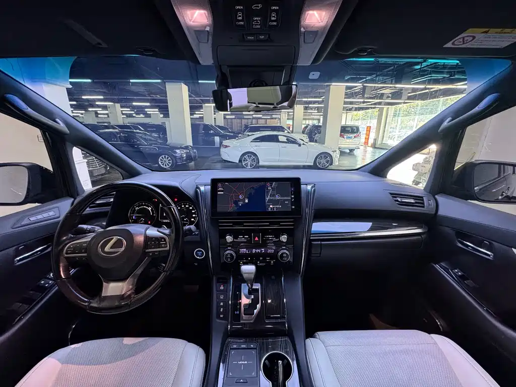 Lexus LM — фотографии объявления, Фото 9