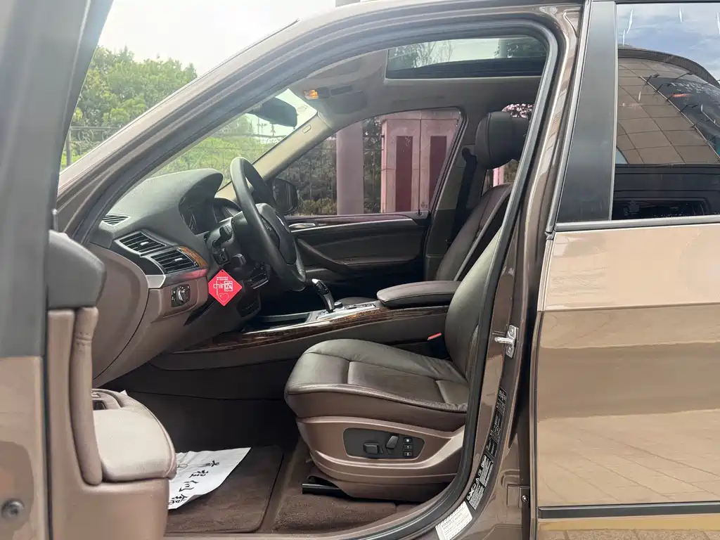 BMW X5 (Import) — миниатюра 9