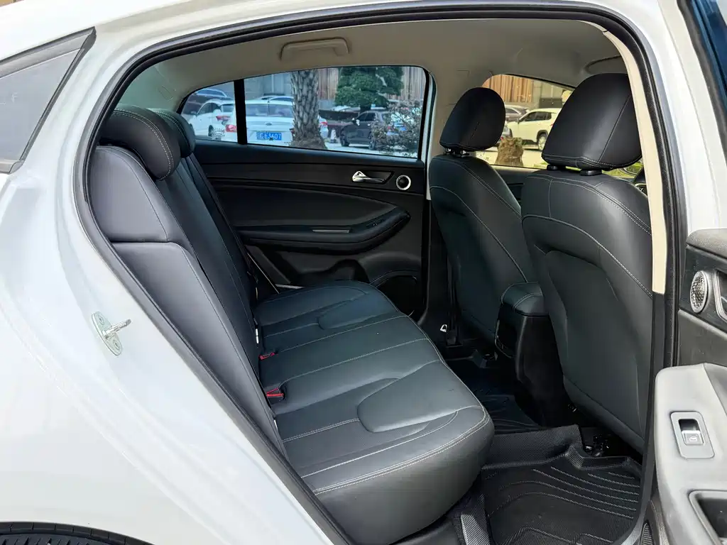 Chery Arrizo 5 — миниатюра 12