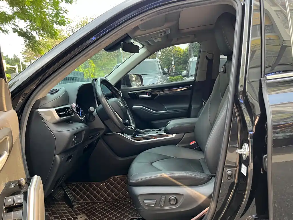 Toyota Highlander — миниатюра 9