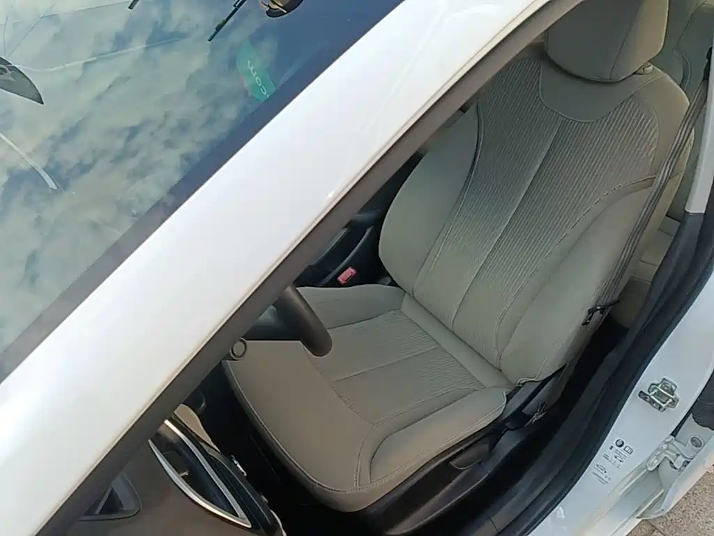 Buick Excelle — миниатюра 15