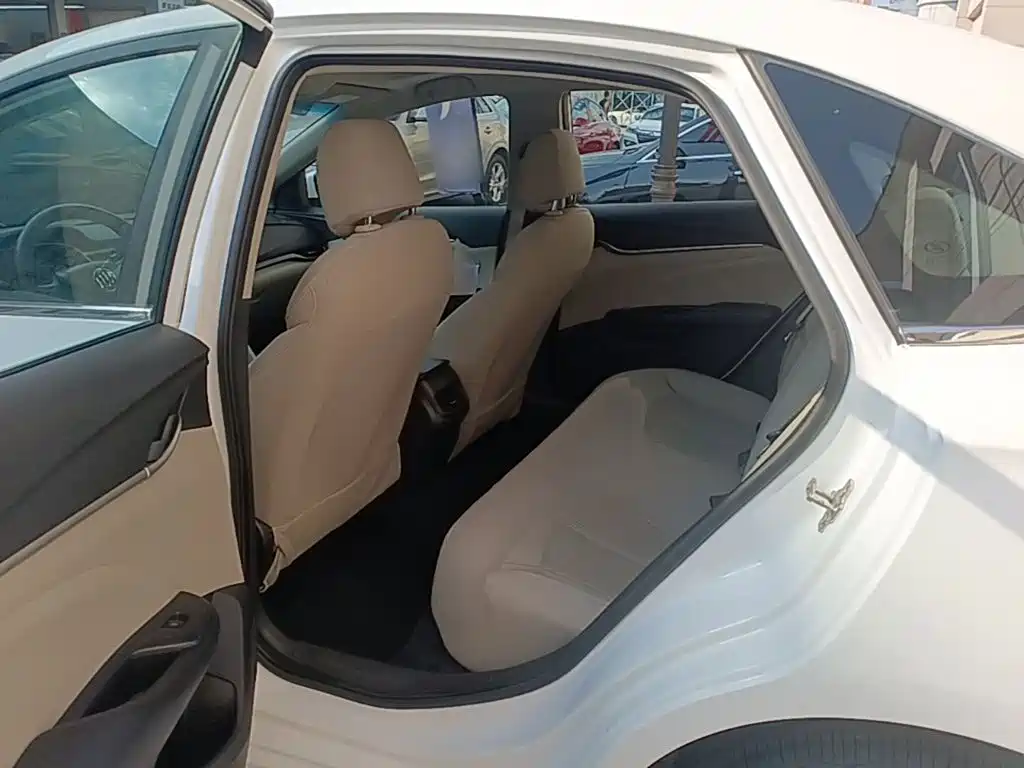 Buick Excelle — миниатюра 17