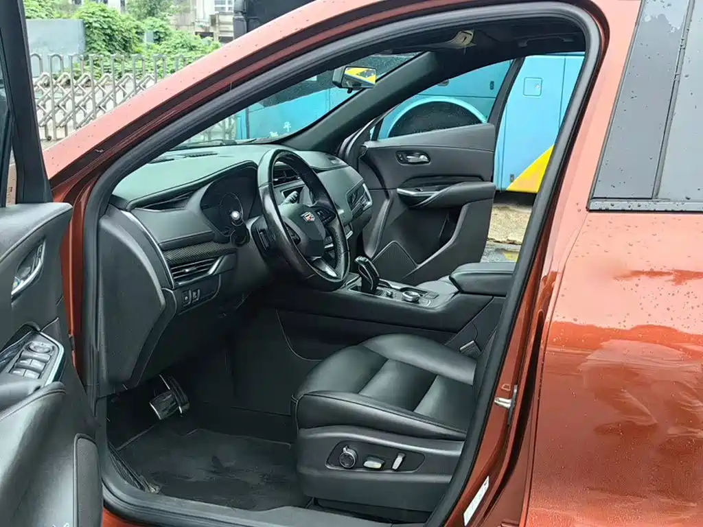 Cadillac XT4 — миниатюра 6