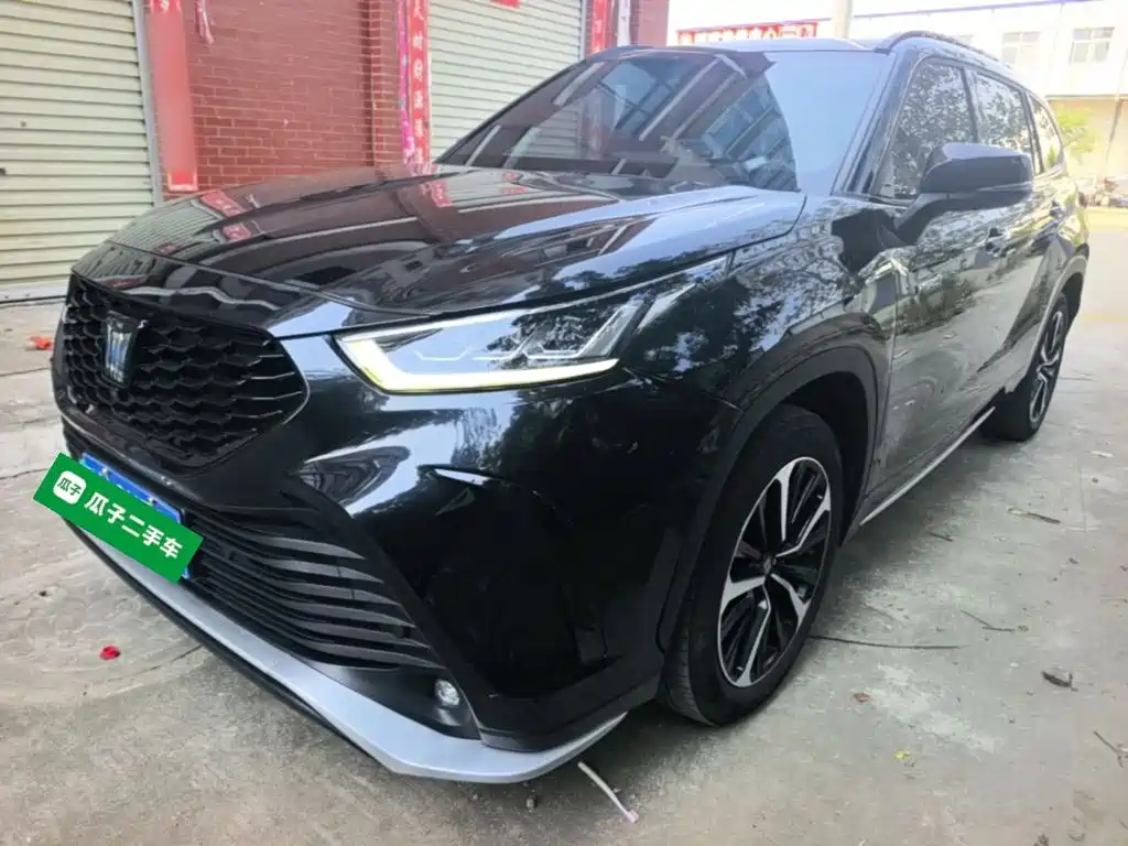 Toyota Crown Kluger — миниатюра 2