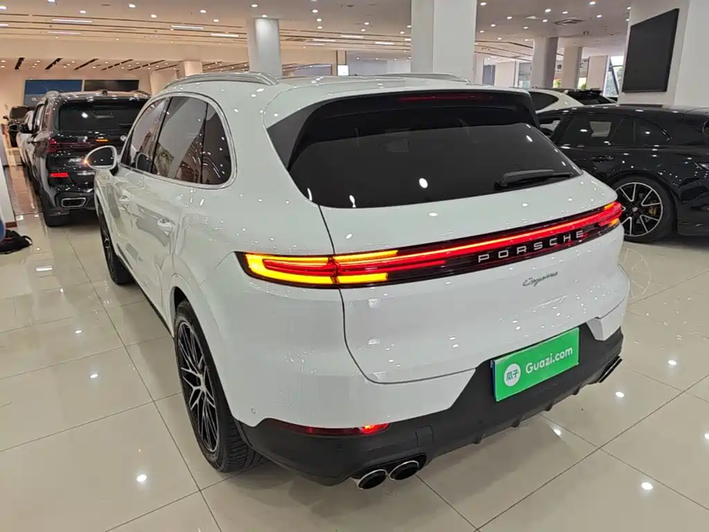 Porsche Cayenne — миниатюра 5