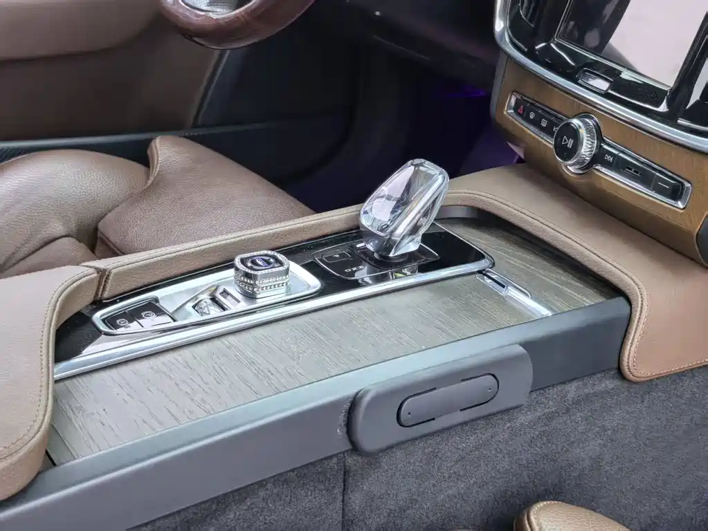 Volvo S90 — миниатюра 5