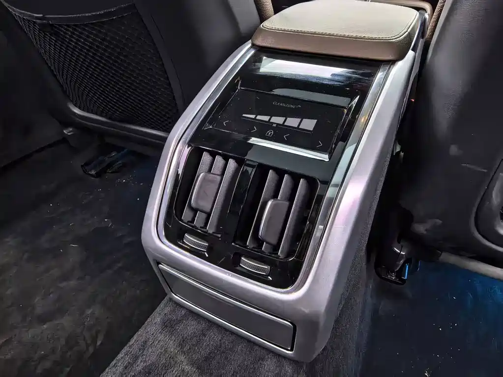 Volvo S90 — миниатюра 11