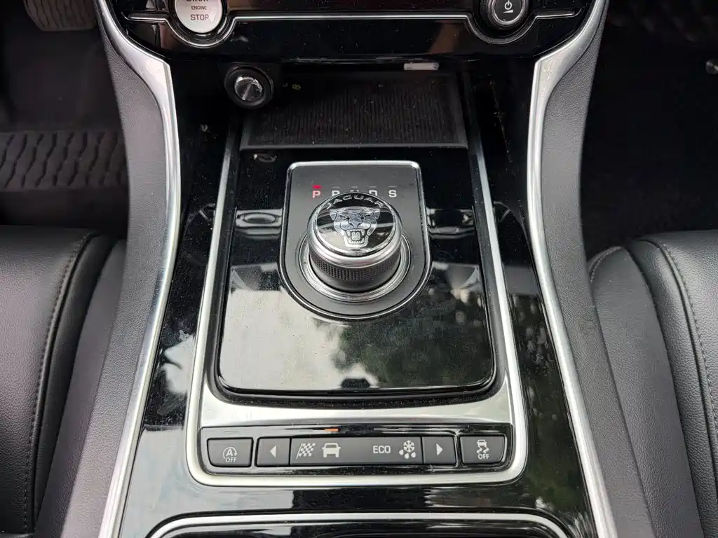 Jaguar XEL — миниатюра 9