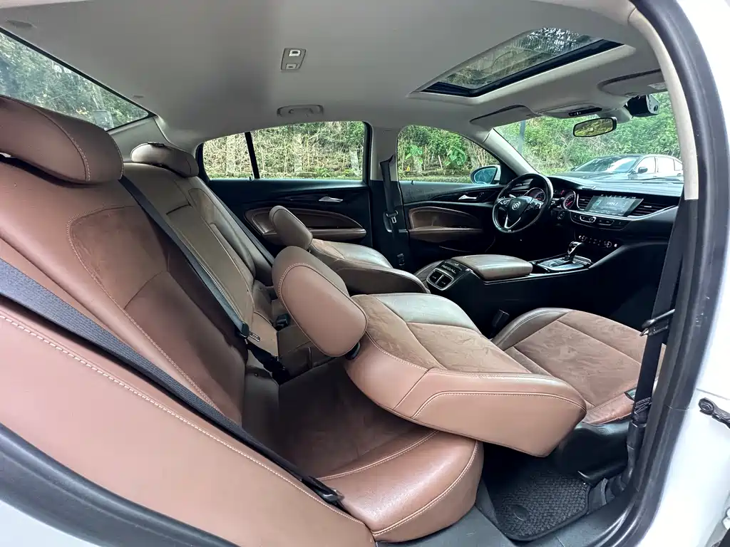 Buick Regal — миниатюра 12