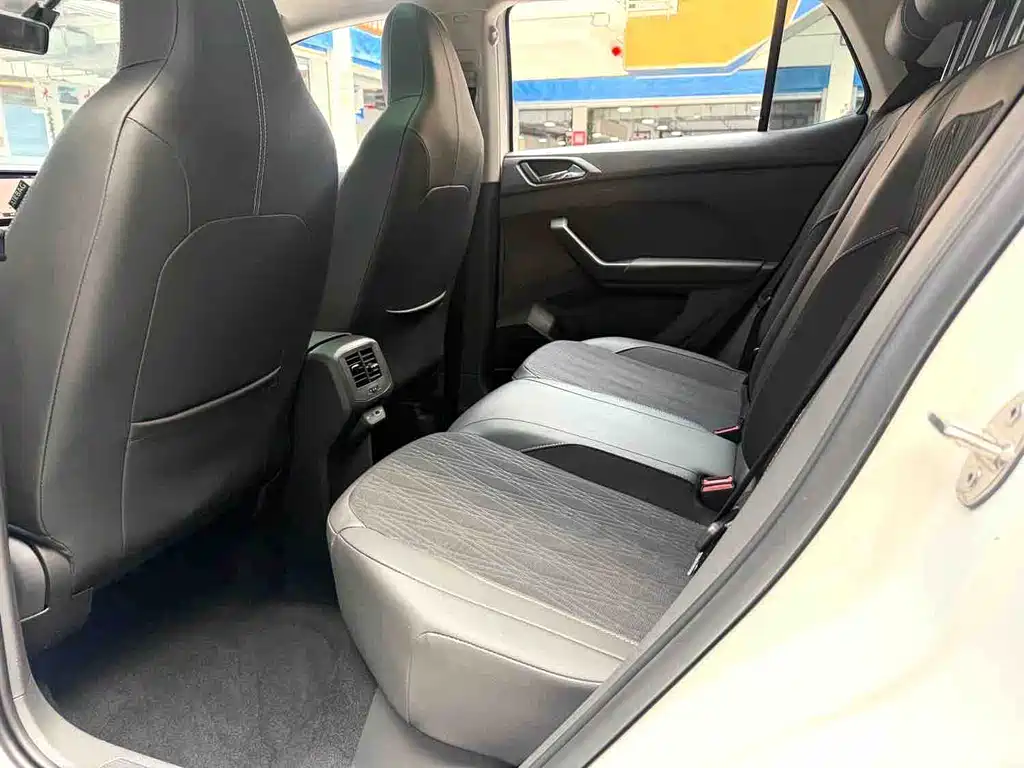 Volkswagen T-Cross — миниатюра 9