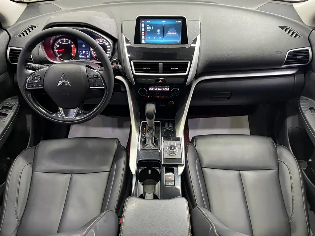 Mitsubishi Eclipse Cross — миниатюра 13