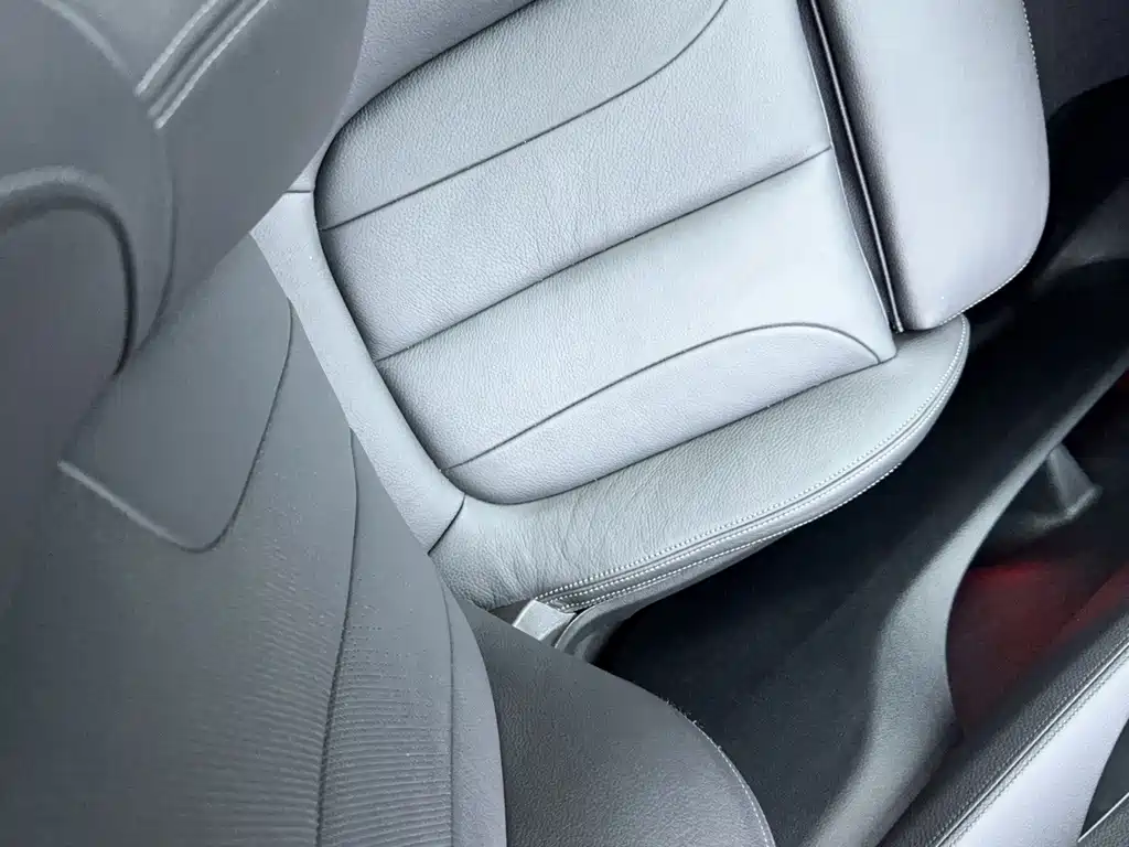 BMW 2 Series Active Tourer (Import) — миниатюра 6