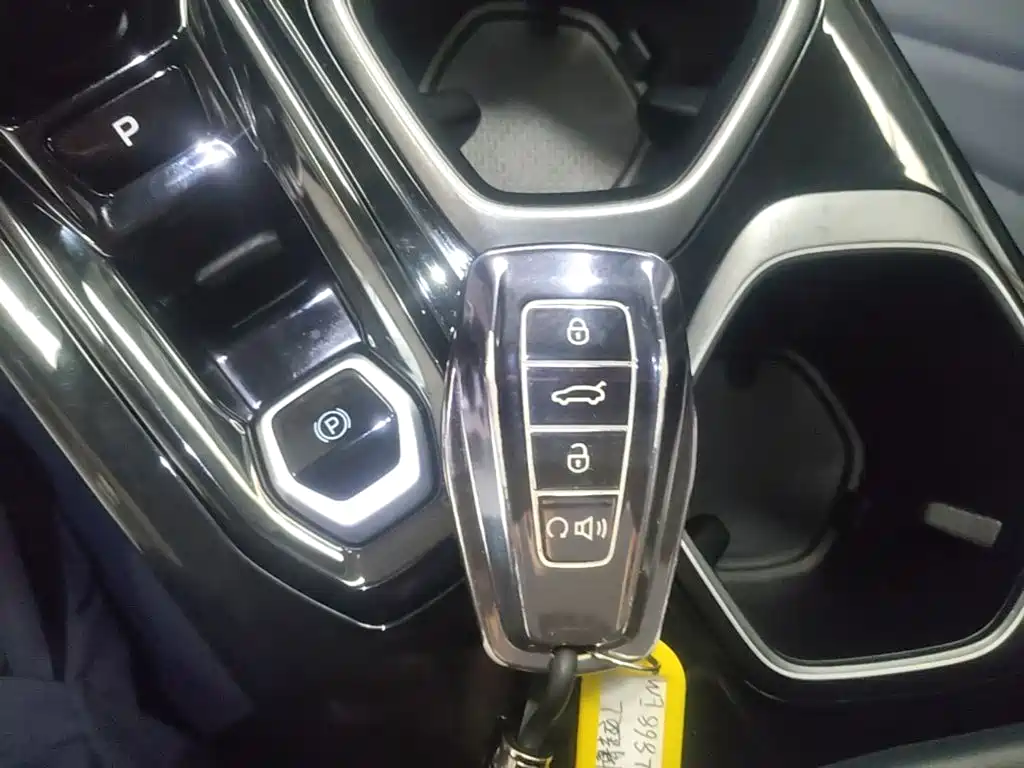 Geely Boyue L — миниатюра 9
