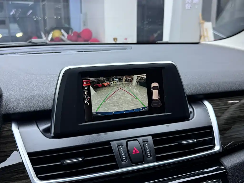 BMW 2 Series Active Tourer (Import) — миниатюра 17