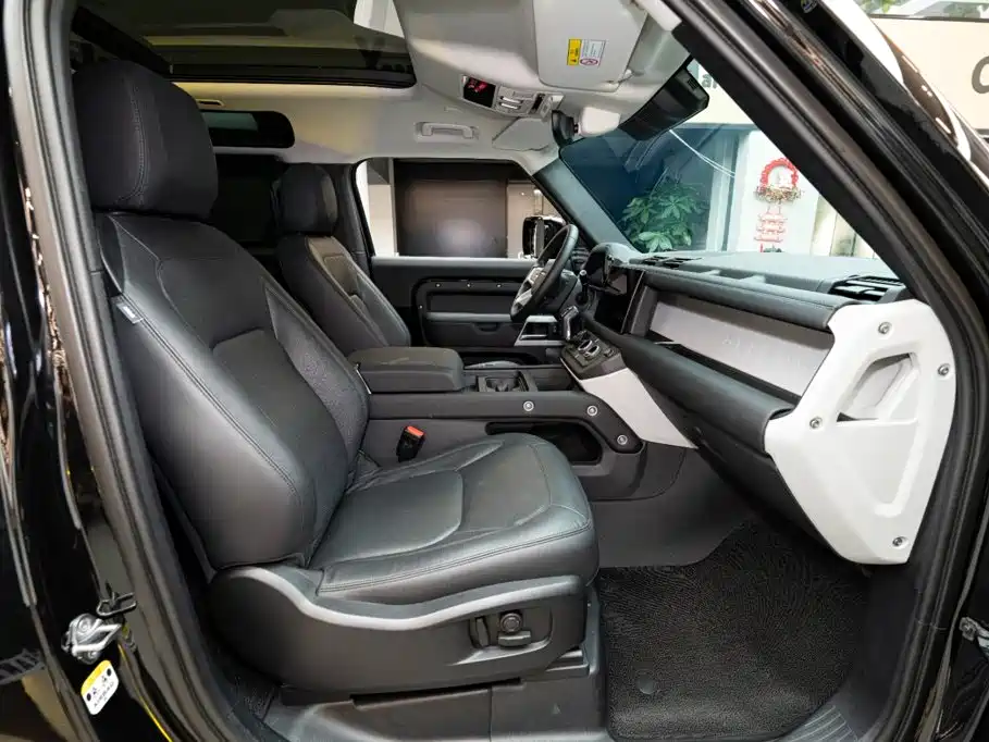 Land Rover Defender — миниатюра 8