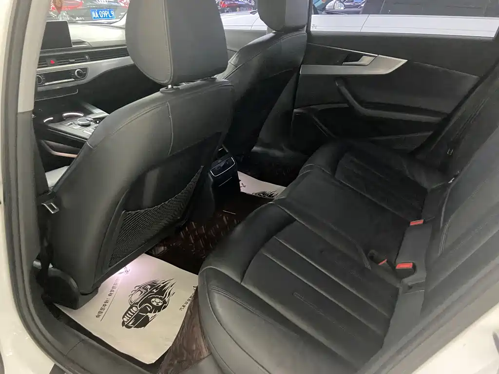 Audi A4L — миниатюра 5