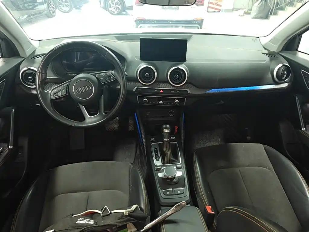 Audi Q2L e-tron — миниатюра 10