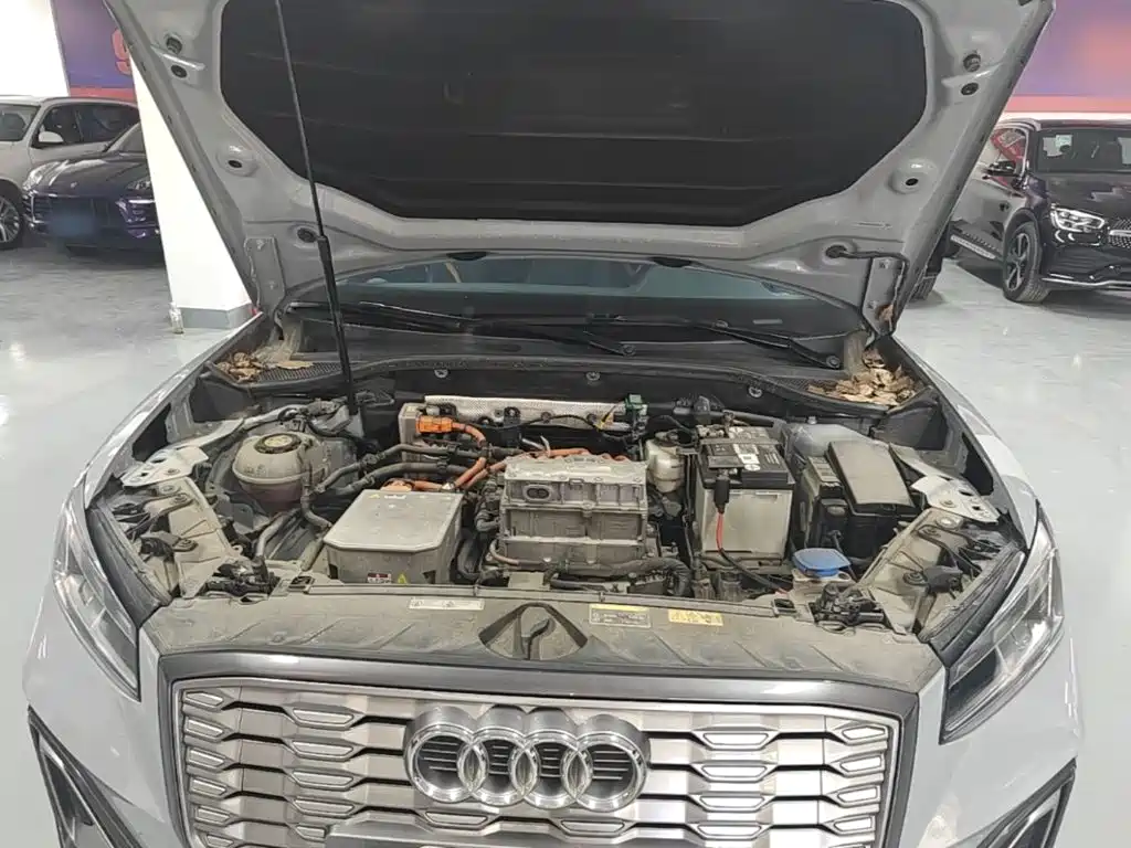 Audi Q2L e-tron — миниатюра 20