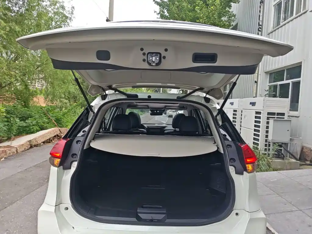 Nissan X-Trail — миниатюра 19