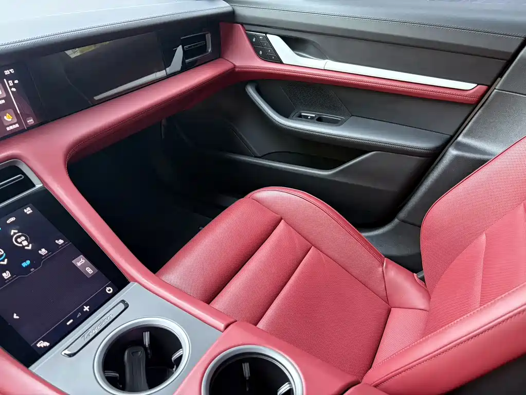 Porsche Taycan — миниатюра 13