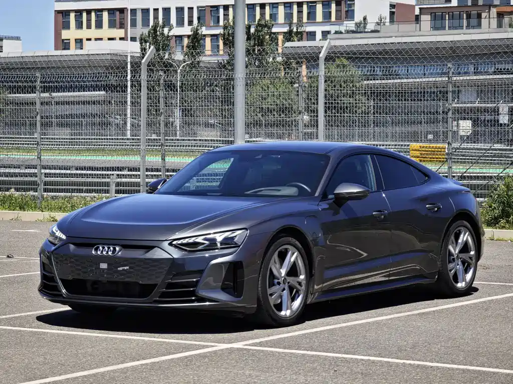 Audi E-tron GT