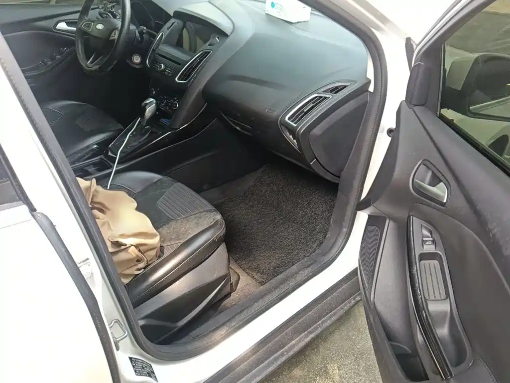 Ford Focus — миниатюра 18