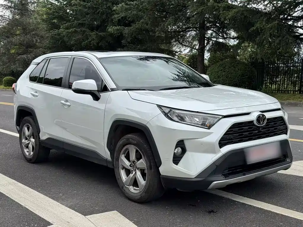 Toyota RAV4 — миниатюра 7
