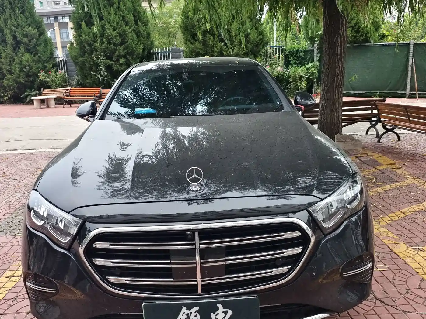 奔驰E级新能源 2024款 E 350 e L 插电式混合动力轿车 2025