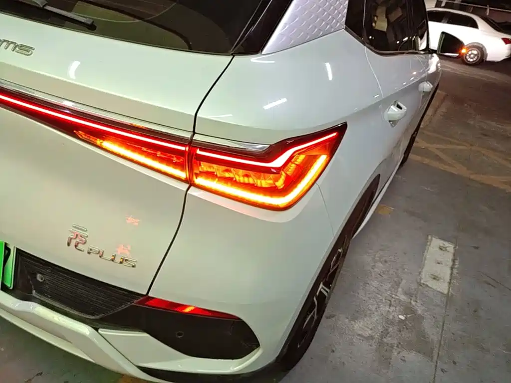 BYD Yuan Plus — миниатюра 8