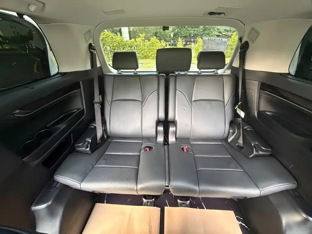 Toyota Vellfire — миниатюра 20