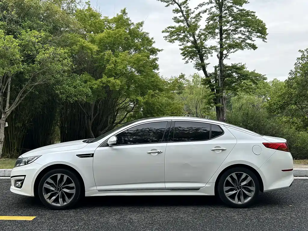 Kia K5 2014 2.0L AT GL